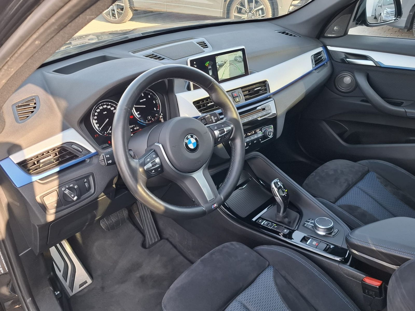 Fahrzeugabbildung BMW X1 xDrive 20 d M Sport PANO*LED*ACC*H&amp;K*HUD*AppC