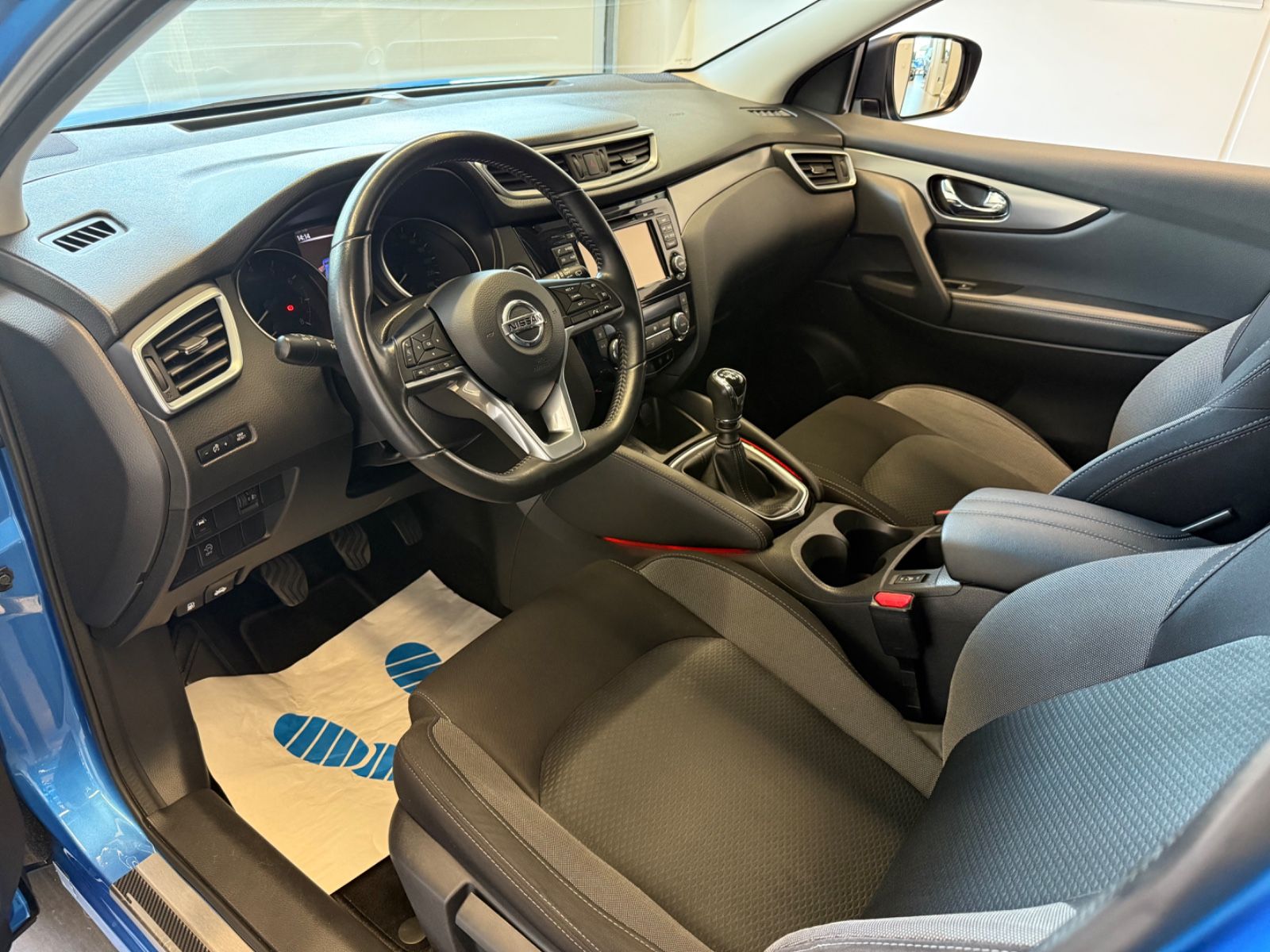 Fahrzeugabbildung Nissan Qashqai N-Connecta, 360° Kamera, Navi, Winterpa.