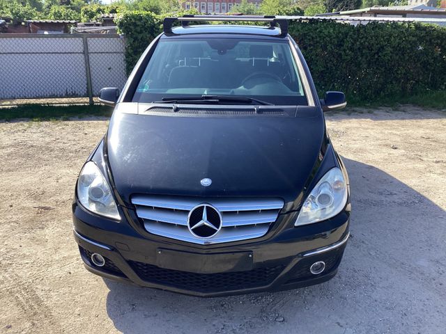 Mercedes-Benz B 180 BlueEFFICIENCY