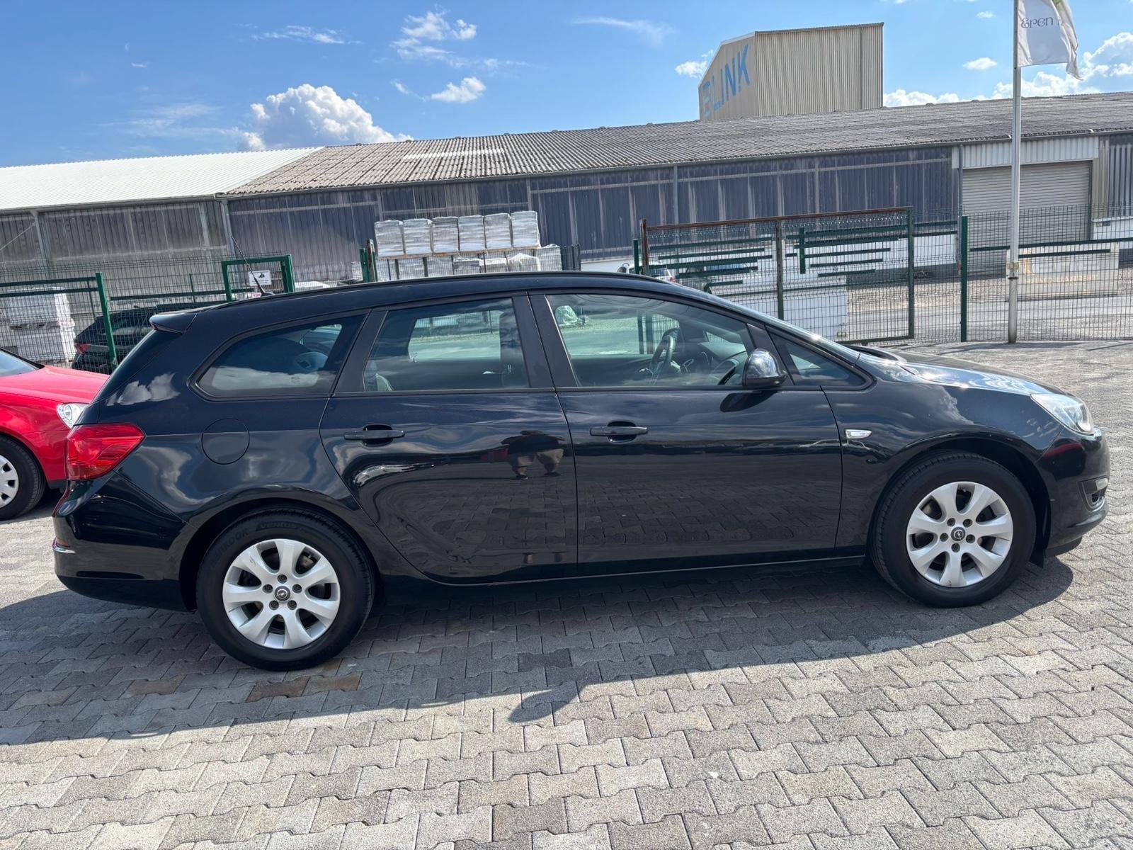 Opel Astra 2014 — photo 5