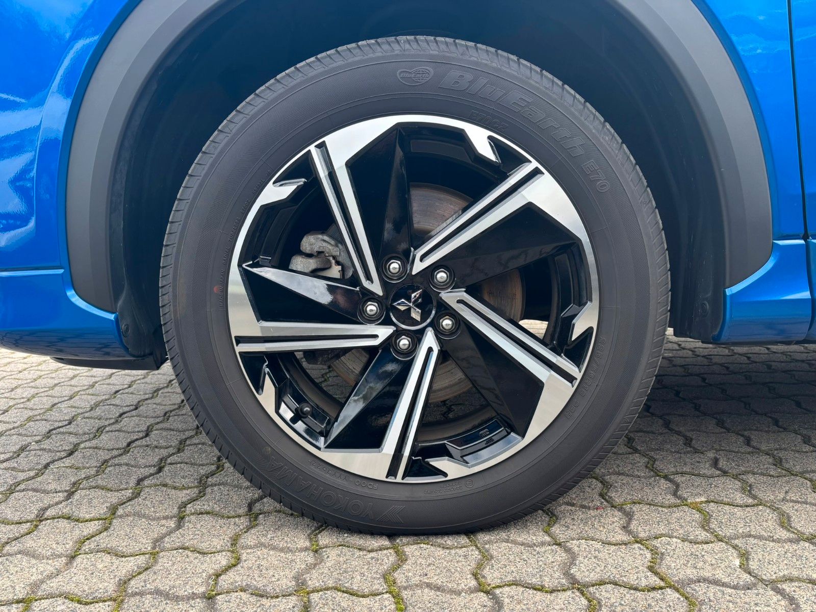 Fahrzeugabbildung Mitsubishi Eclipse Cross PHEV PLUS