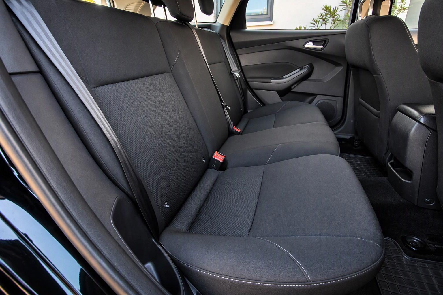 Ford Focus 2015 — photo 10
