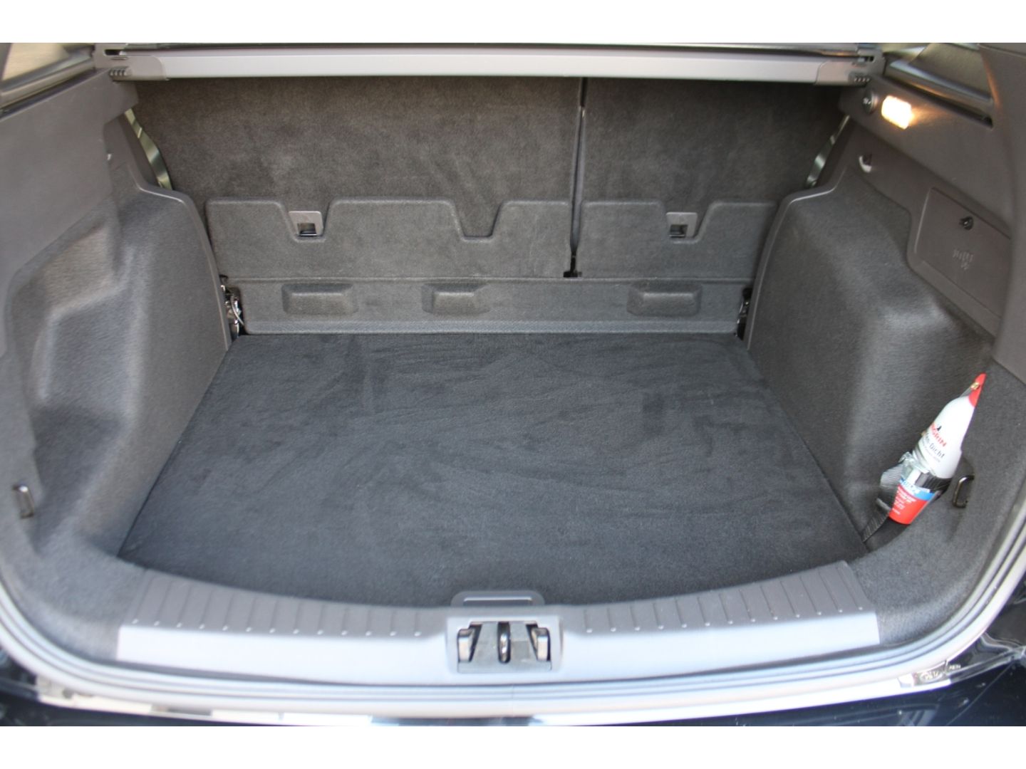 Fahrzeugabbildung Ford Kuga 1,5 EcoBoost ST-Line Bi Xenon GRA RFK AHK P