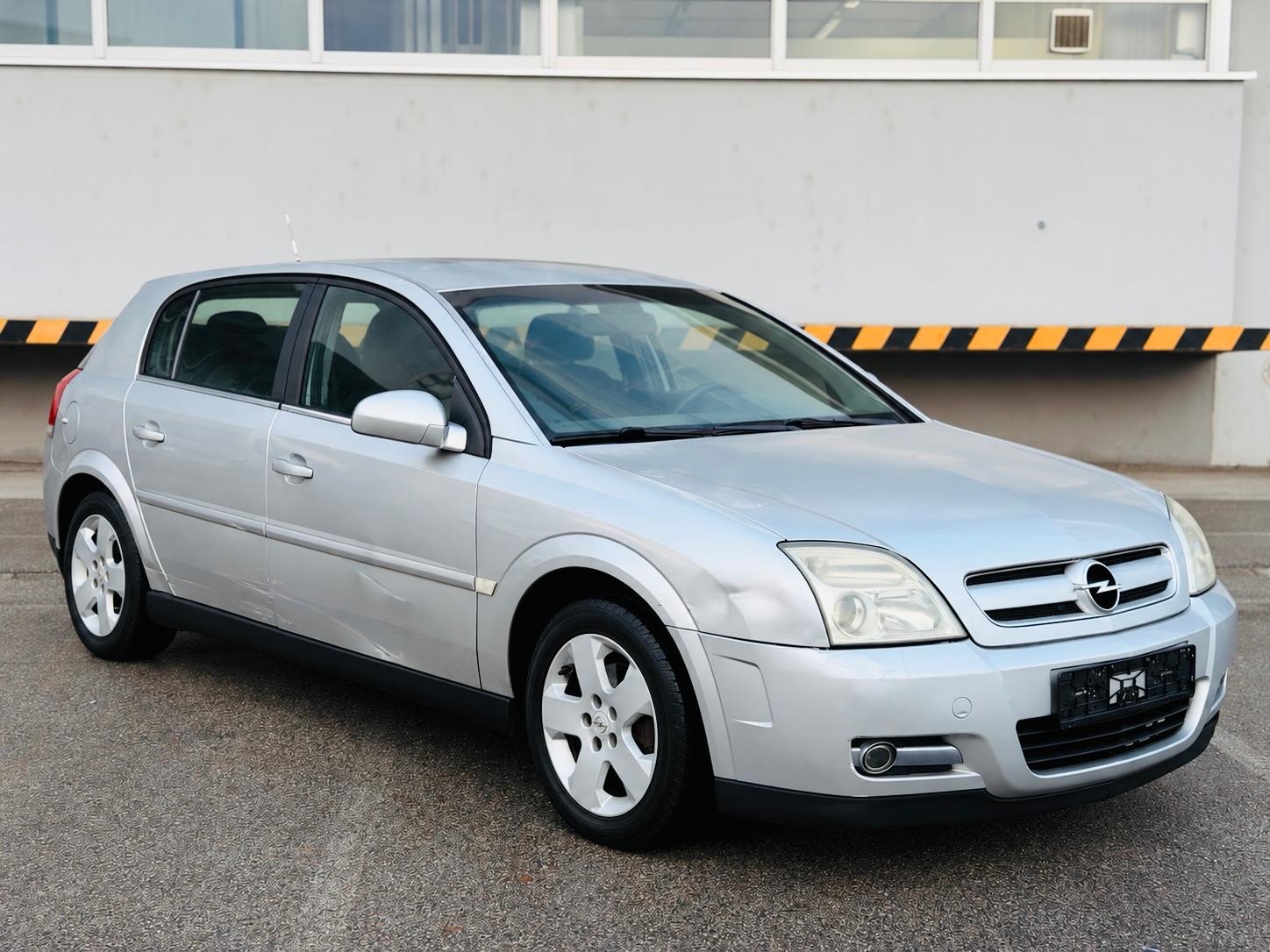 Opel Signum 2004 — rear view