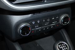 Fahrzeugabbildung Ford Kuga COOL & CONNECT NAVI PDC LED WinterPaket