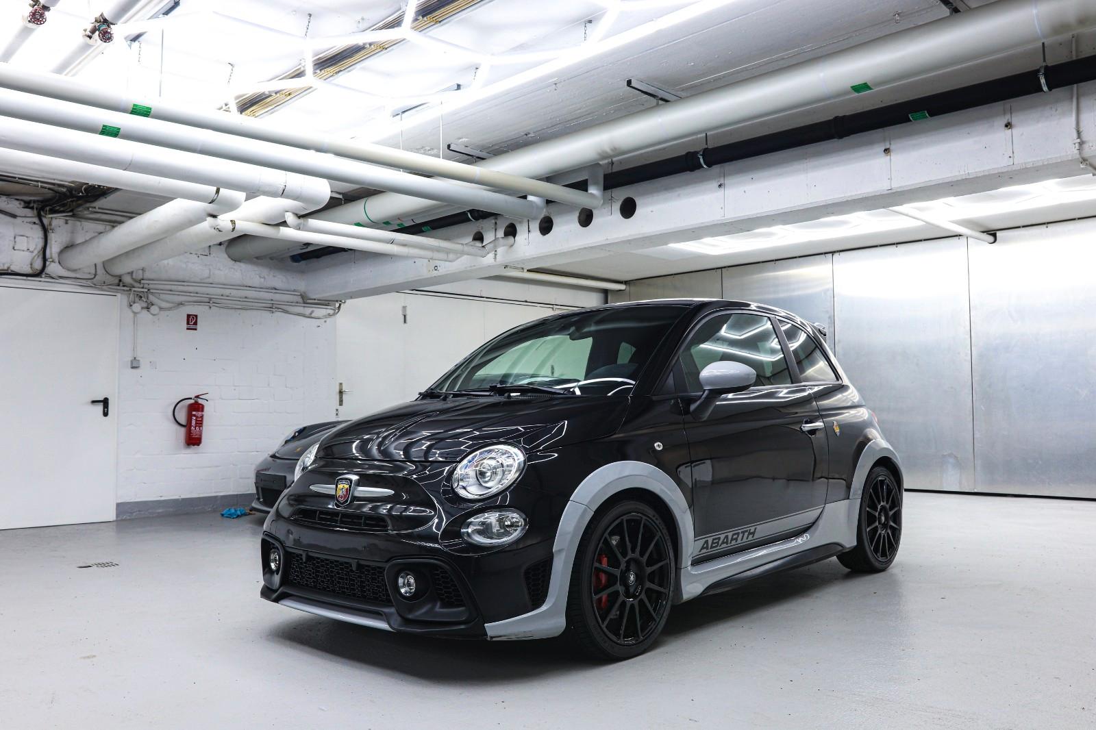 Abarth 695 70th anniversario Limited Edition Sabelt