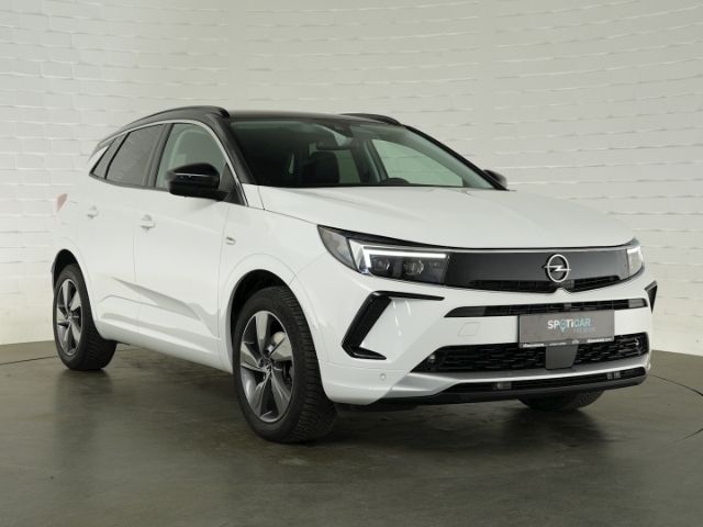 Grandland ELEGANCE AT+LED MATRIX+NAVI+360 GRAD K