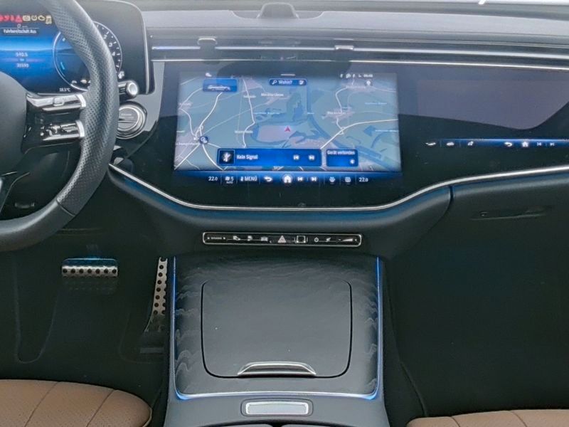 Fahrzeugabbildung Mercedes-Benz E 300 T de 4M AMG Pano+AirM+SKLIMA+FahrassisPlus