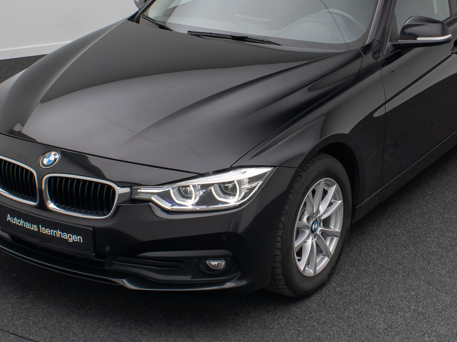 Fahrzeugabbildung BMW 318d NaviPro WLANLordos PDC LED Komfort Alarm