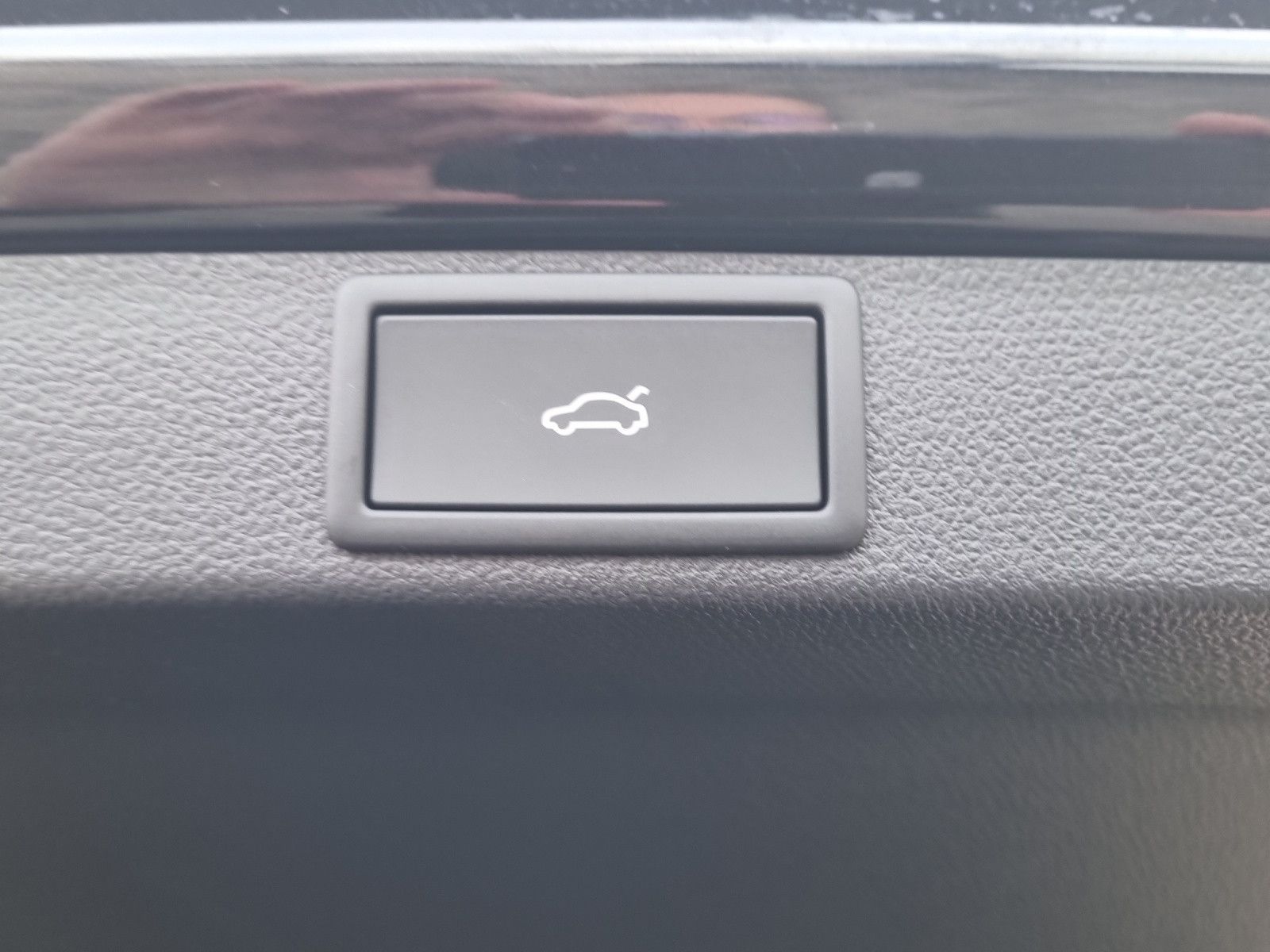 Fahrzeugabbildung SKODA Octavia Combi Tour 2.0 TDI 110kW/150PS AHK Licht