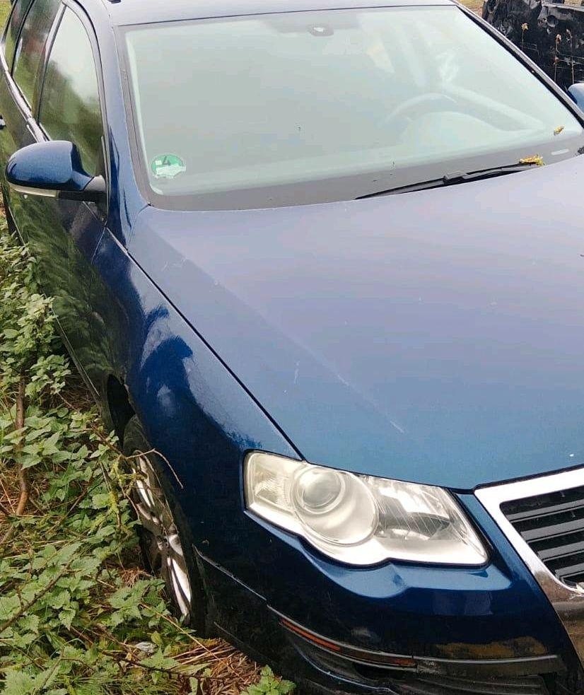 Volkswagen Passat 2008 — rear view