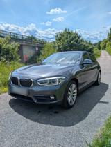 BMW 118i Sport Line  - silberne BMW 118