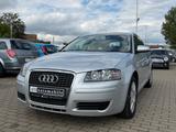Audi A3 Sportback 1.6 Attraction *AUTOMATIK*KLIMA*PDC - Audi A3 aus 2007: Sportback
