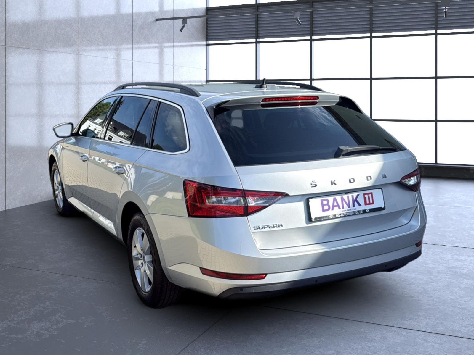 Fahrzeugabbildung SKODA Superb Combi / 1 Hd. unfallfrei