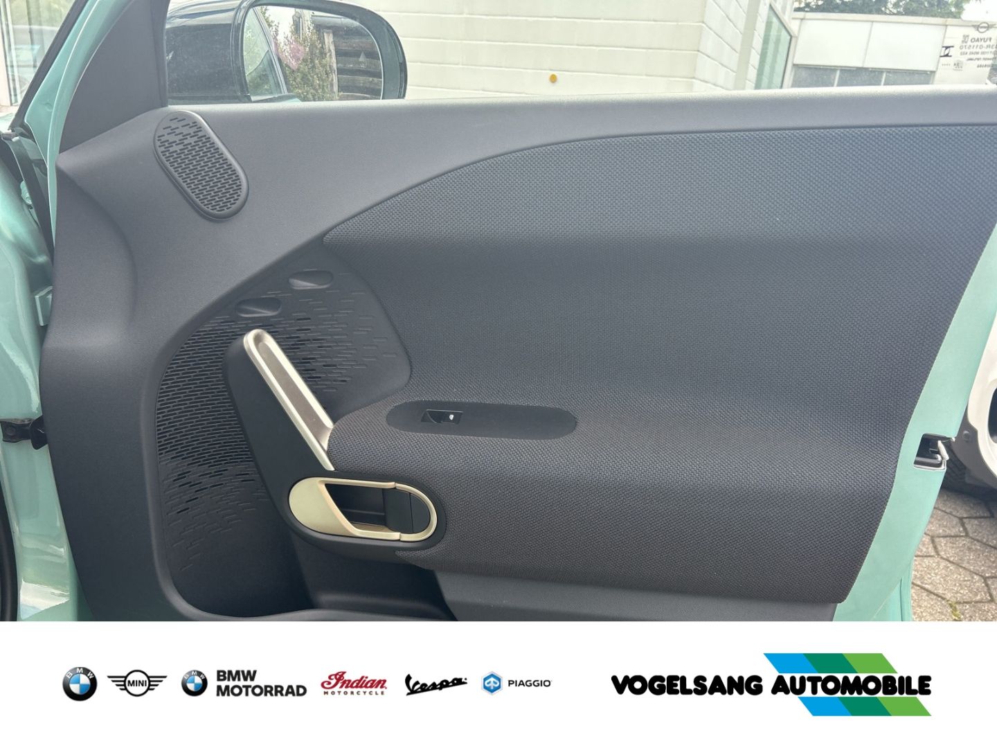 Fahrzeugabbildung MINI Aceman SE Classic Trim,Panodach,HeadUp,19''LMFel