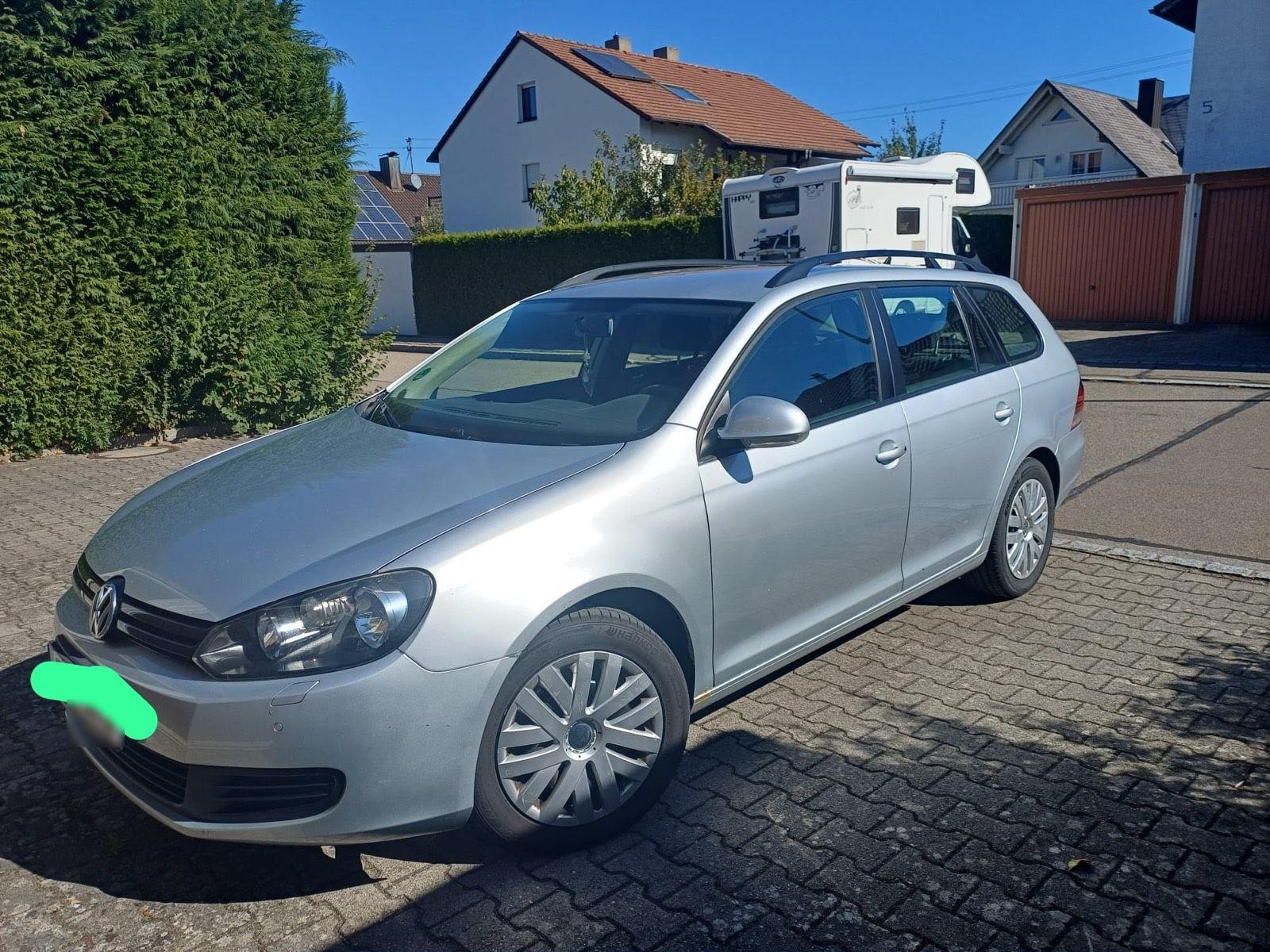 Volkswagen Golf 2010 — rear view