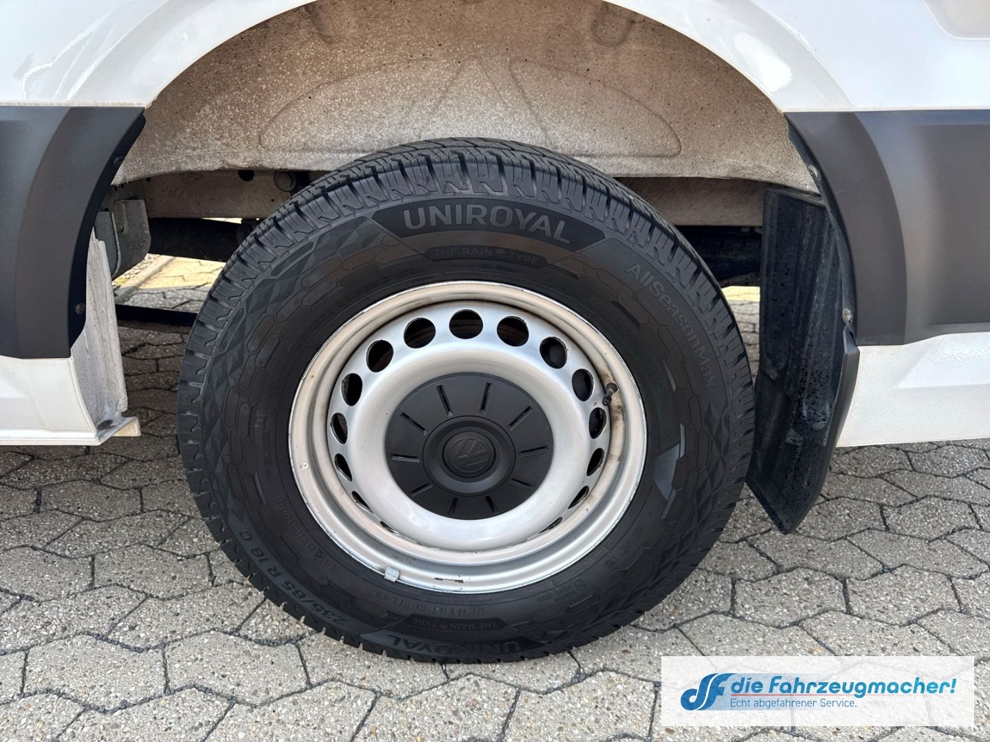 Fahrzeugabbildung Volkswagen Crafter Kasten 35 mittellang Hochdach RWD 2.0 TD