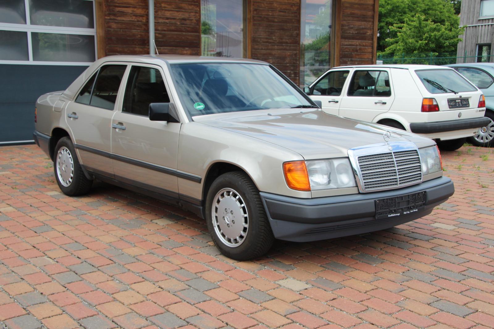 Mercedes-Benz 200E SSD Color Scheckheft kein Rost sehr gut