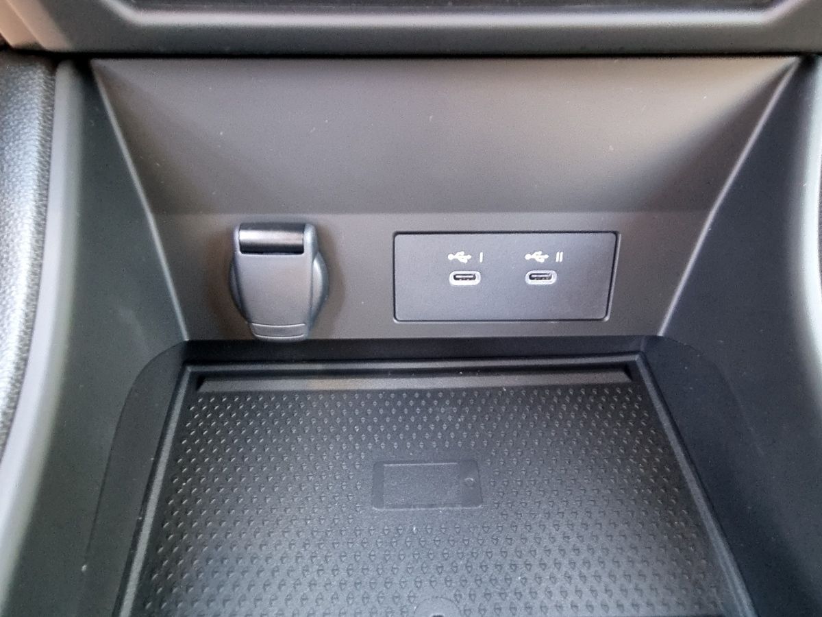 Fahrzeugabbildung Renault Captur Techno Mild Hybrid 140 EDC