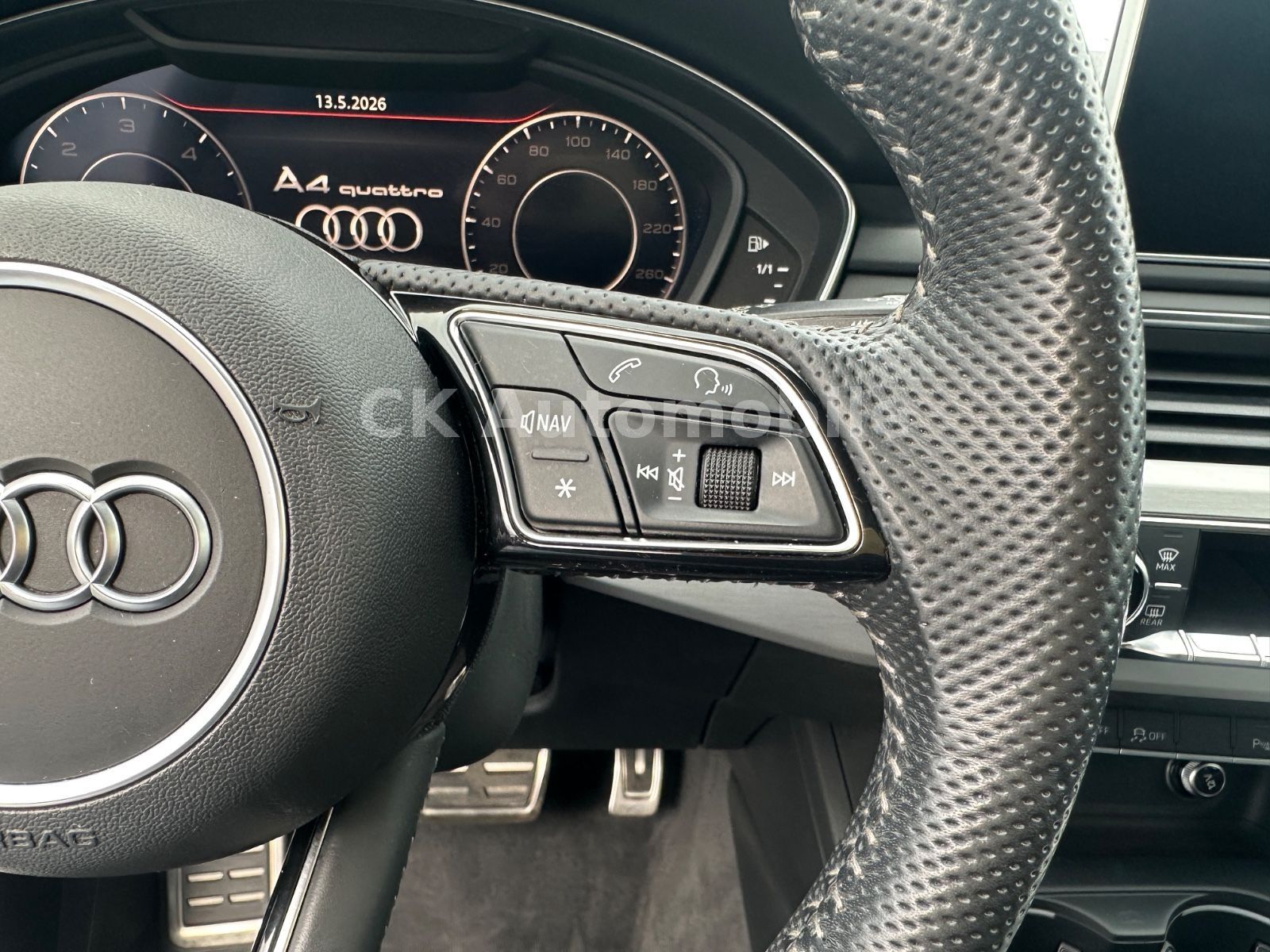 Fahrzeugabbildung Audi A4 Avant 40 TDI Quattro S-Line/Navi/LED/ACC