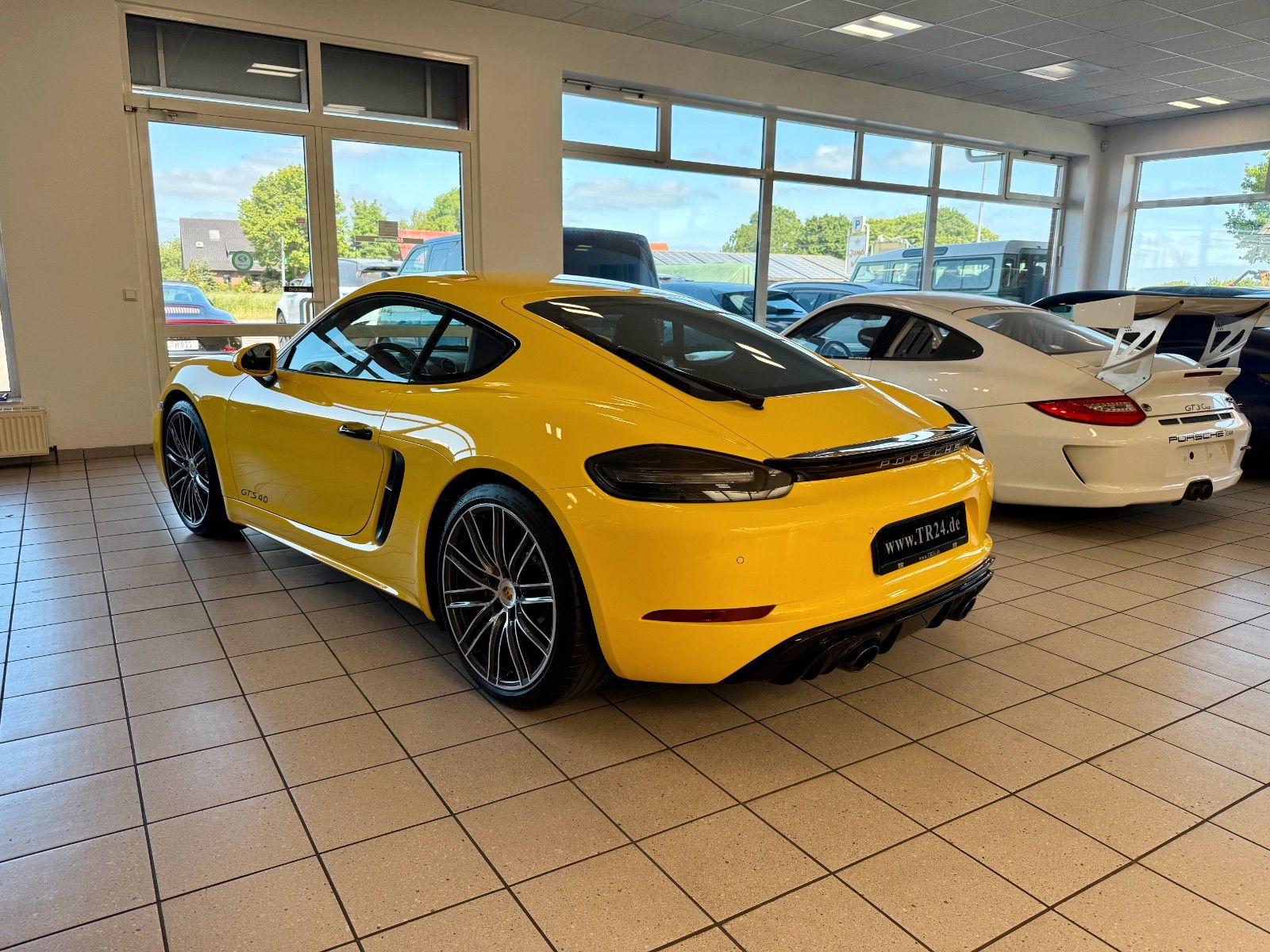 Fahrzeugabbildung Porsche 718 Cayman GTS 4.0 PDK PCCB/Burmester/Carbon/ACC