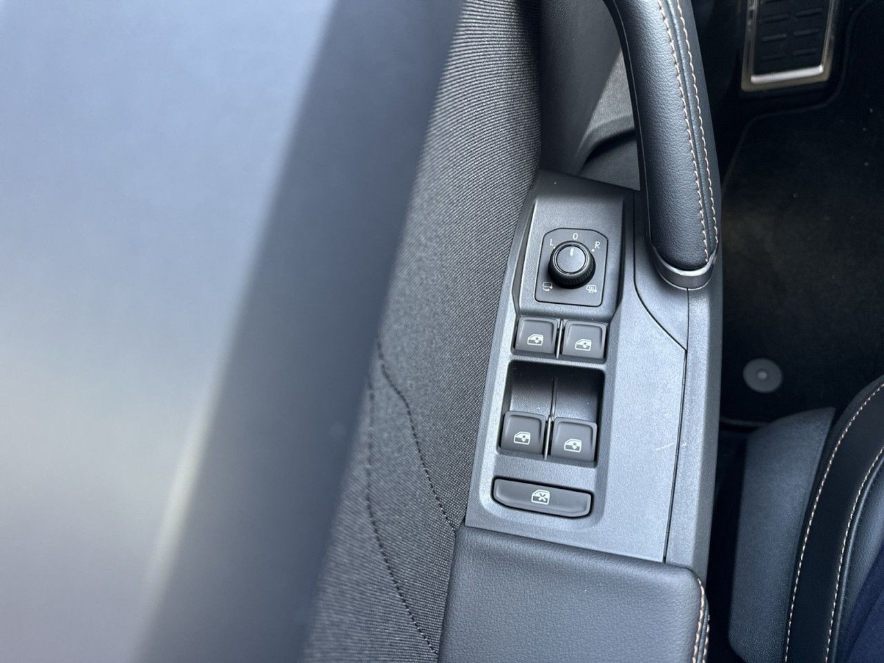 Fahrzeugabbildung CUPRA Leon 2.0 TDI 110 kW - mit KI generiert/bearbeitet