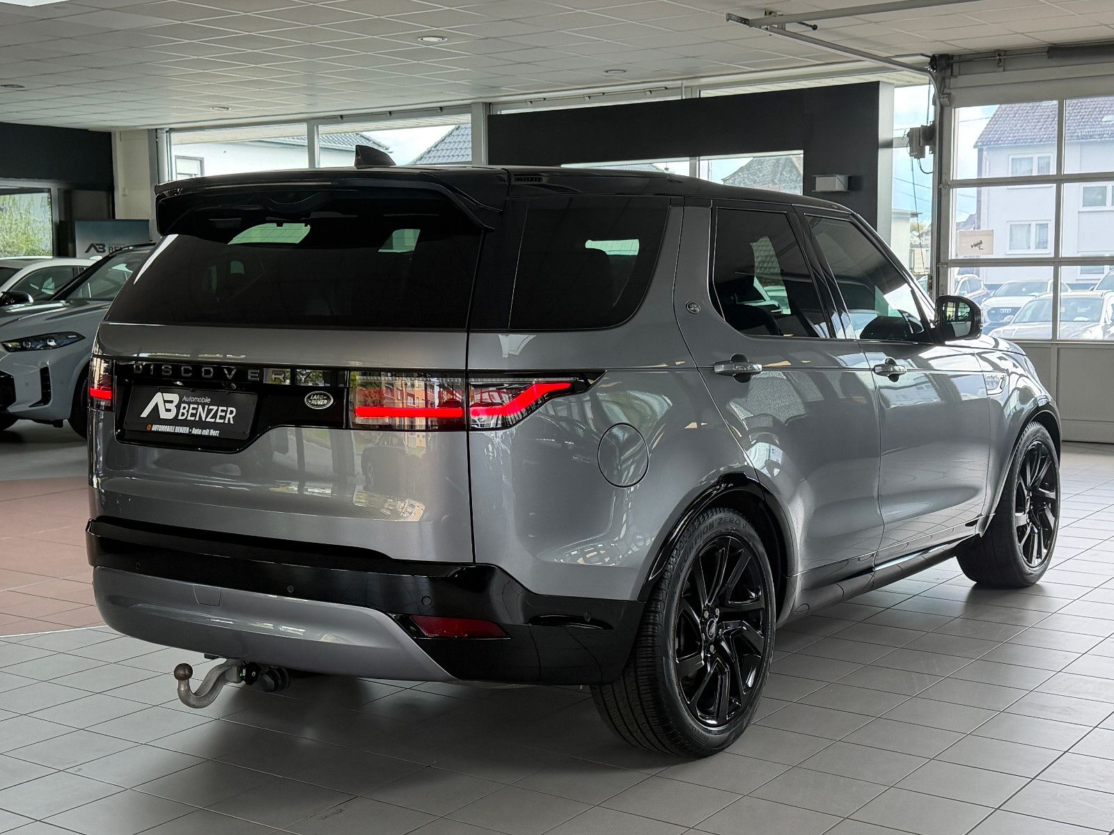 Fahrzeugabbildung Land Rover Discovery 5 R-Dynamic /PANO/MERIDIAN/360°KAM/MEM
