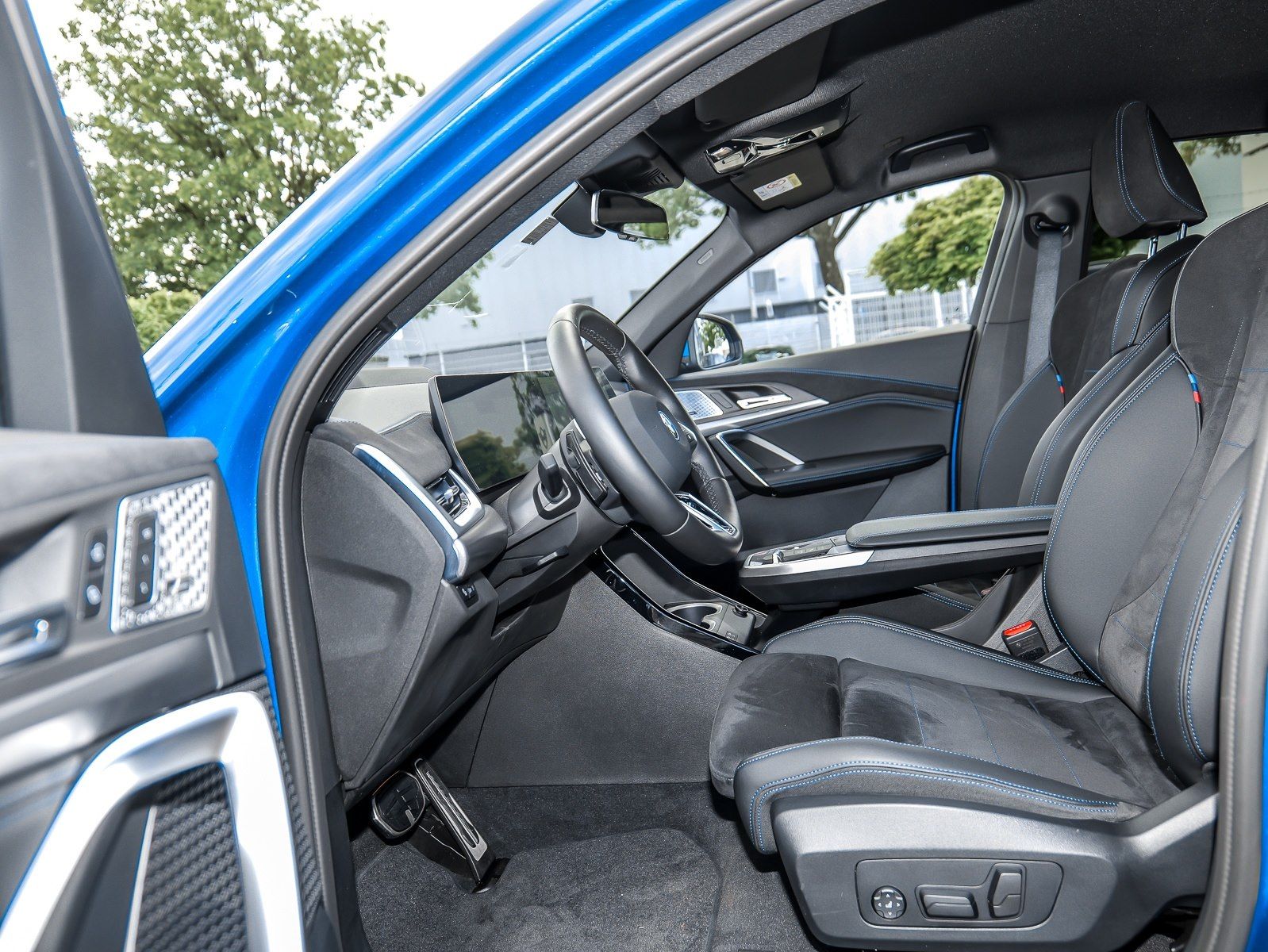 BMW iX2 - Bild 6
