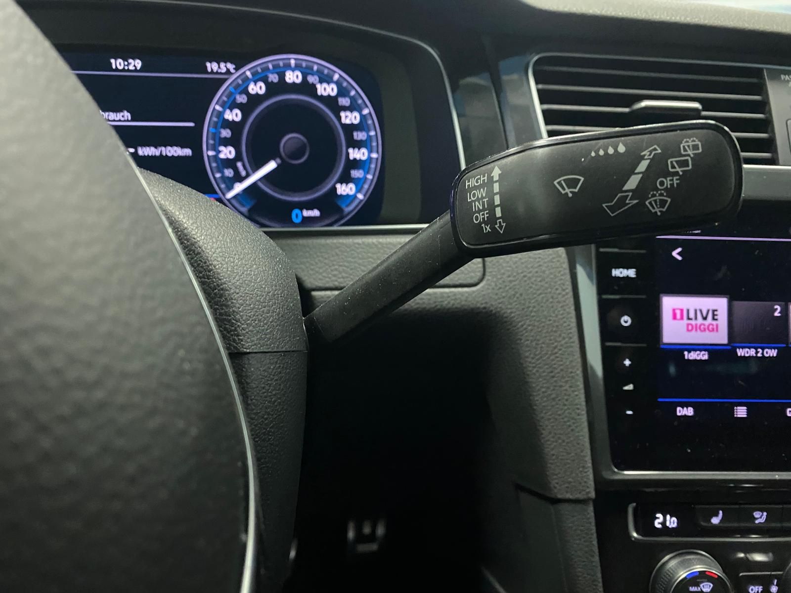 Fahrzeugabbildung Volkswagen Golf e-Golf Comfortline+ACC+RFK+NAVI+WÄRMEPUMPE