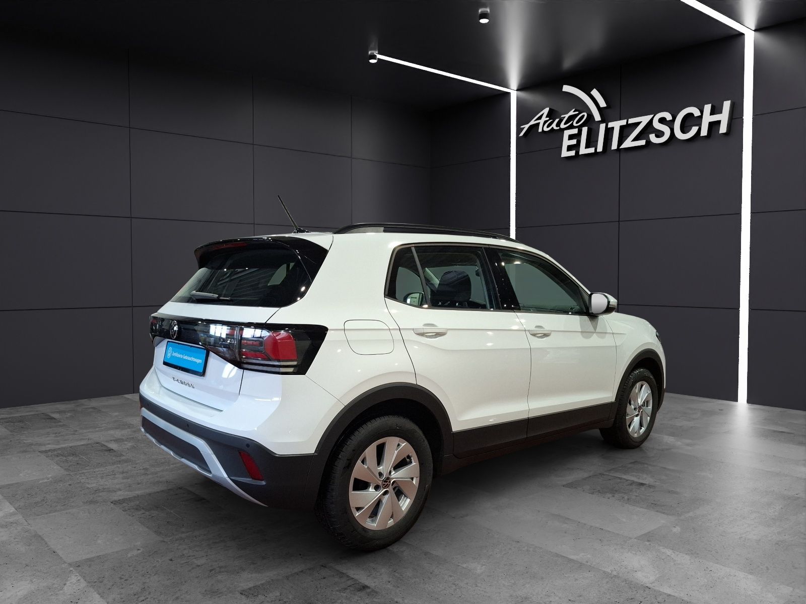 Fahrzeugabbildung Volkswagen T-Cross TSI Life LED AID ACC APP SH PDC LM