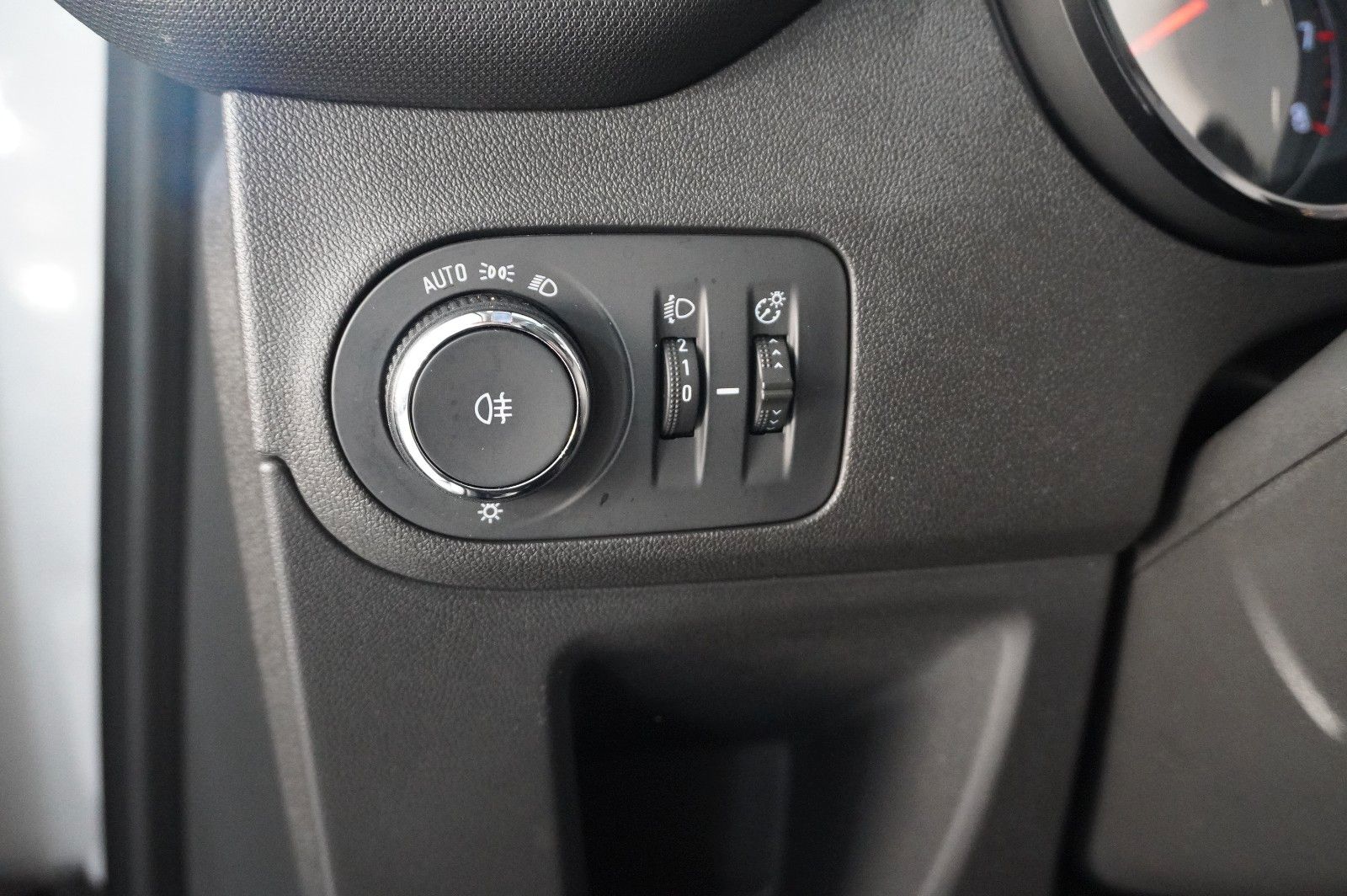 Fahrzeugabbildung Opel Crossland (X) 1.2 EDITION NAVI/LED/KAMERA/DAB+