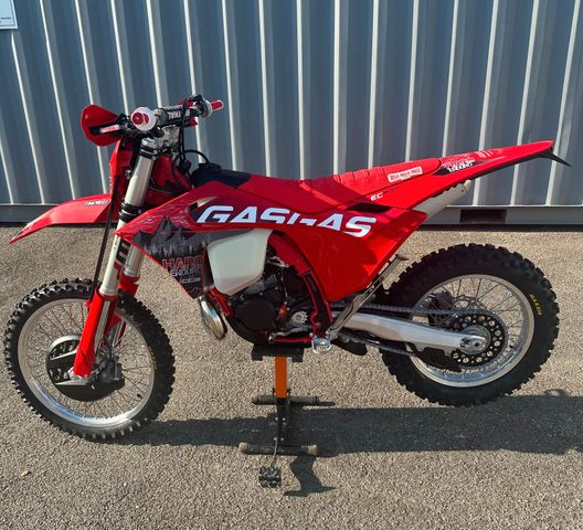 Gasgas EC 300 2024 Hardenduro no EXC no EC