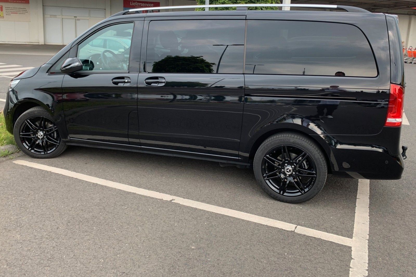 MERCEDES-BENZ V250d 4M L EDITION Garantie AMG Räder Sportpaket