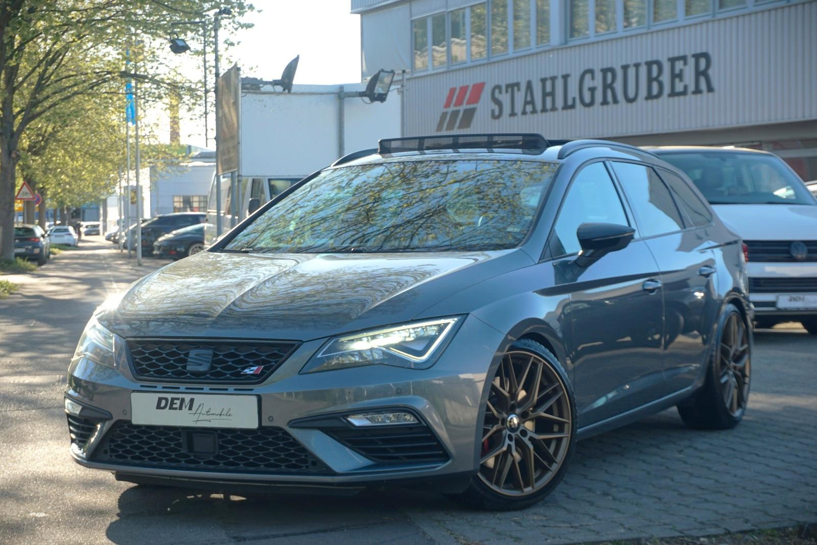 Seat Leon ST Cupra 300 4Drive / Pano./ Schalensitze /