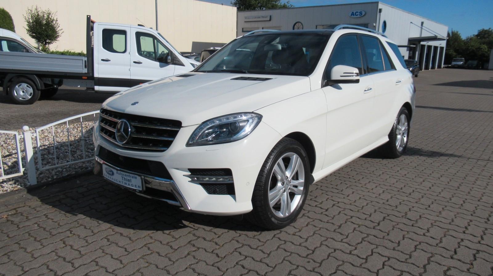 Mercedes-Benz ML 350 BlueTEC 4MATIC AMG **VOLLAUSSTATTUNG**