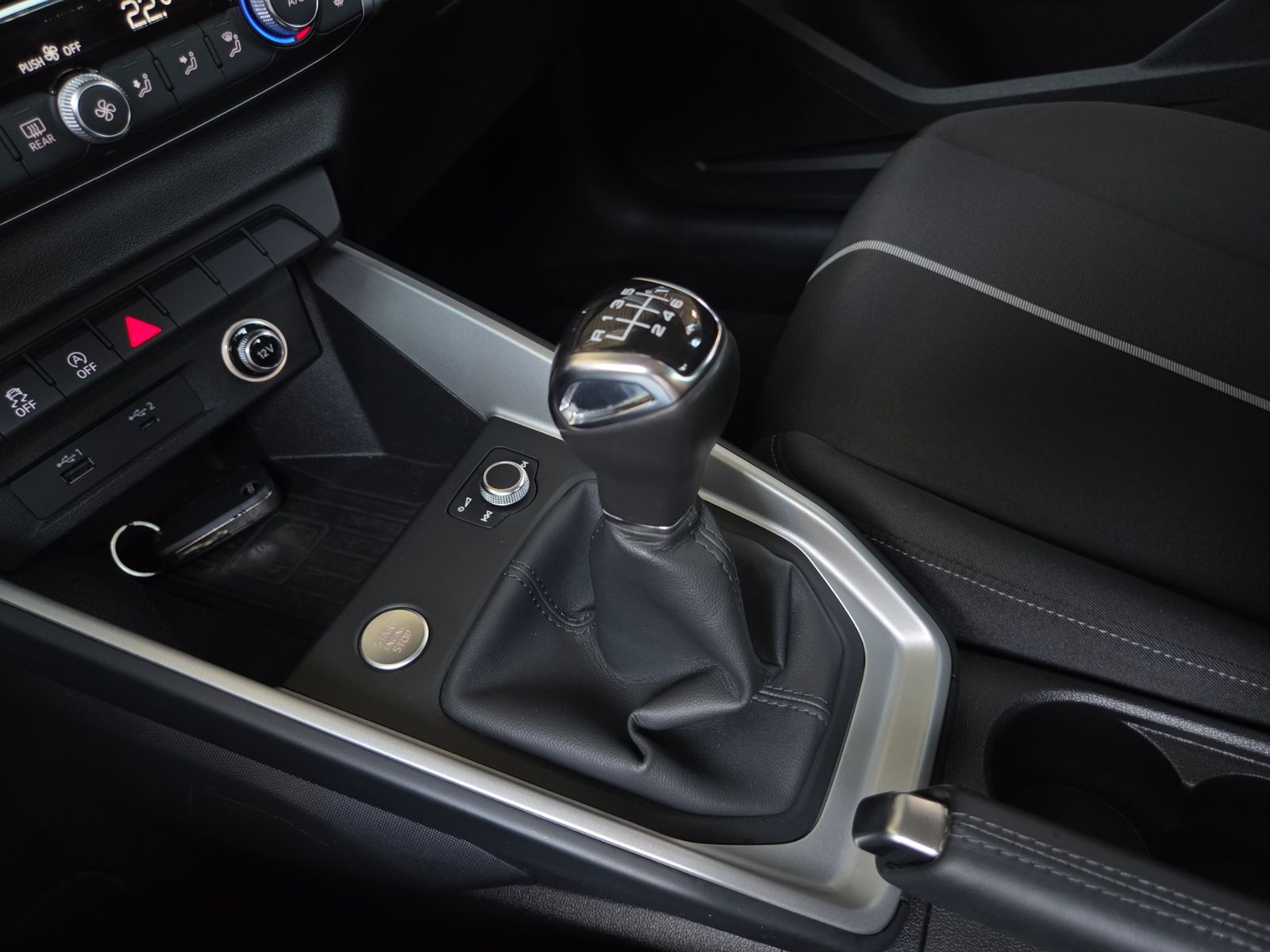 Fahrzeugabbildung Audi A1 citycarver 30 TFSI LED GRA NAV PDC SHZ ALU