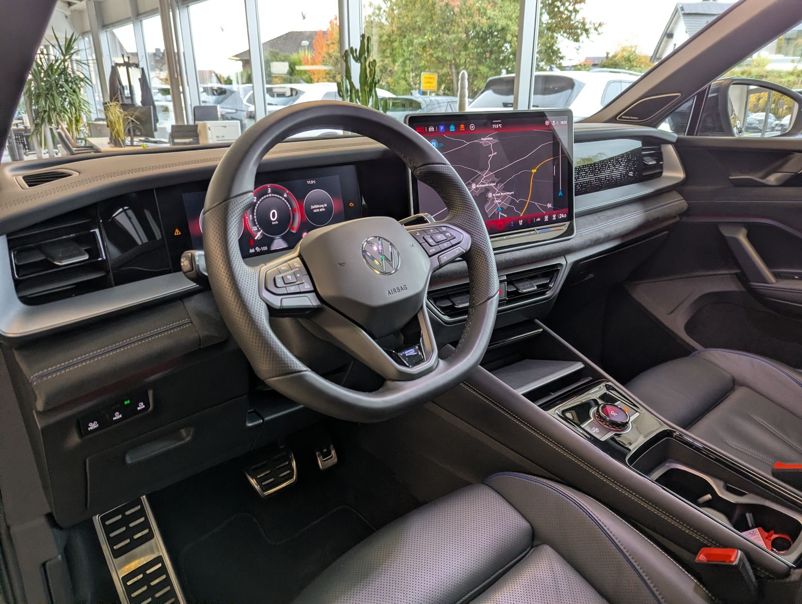 Fahrzeugabbildung Volkswagen Tayron 2.0 R-Line Leder Launch Pano Matrix AHK