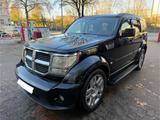 Dodge Nitro SXT 2.8 CRD 4WD Autom. SXT Allrad  - Dodge Nitro von privat