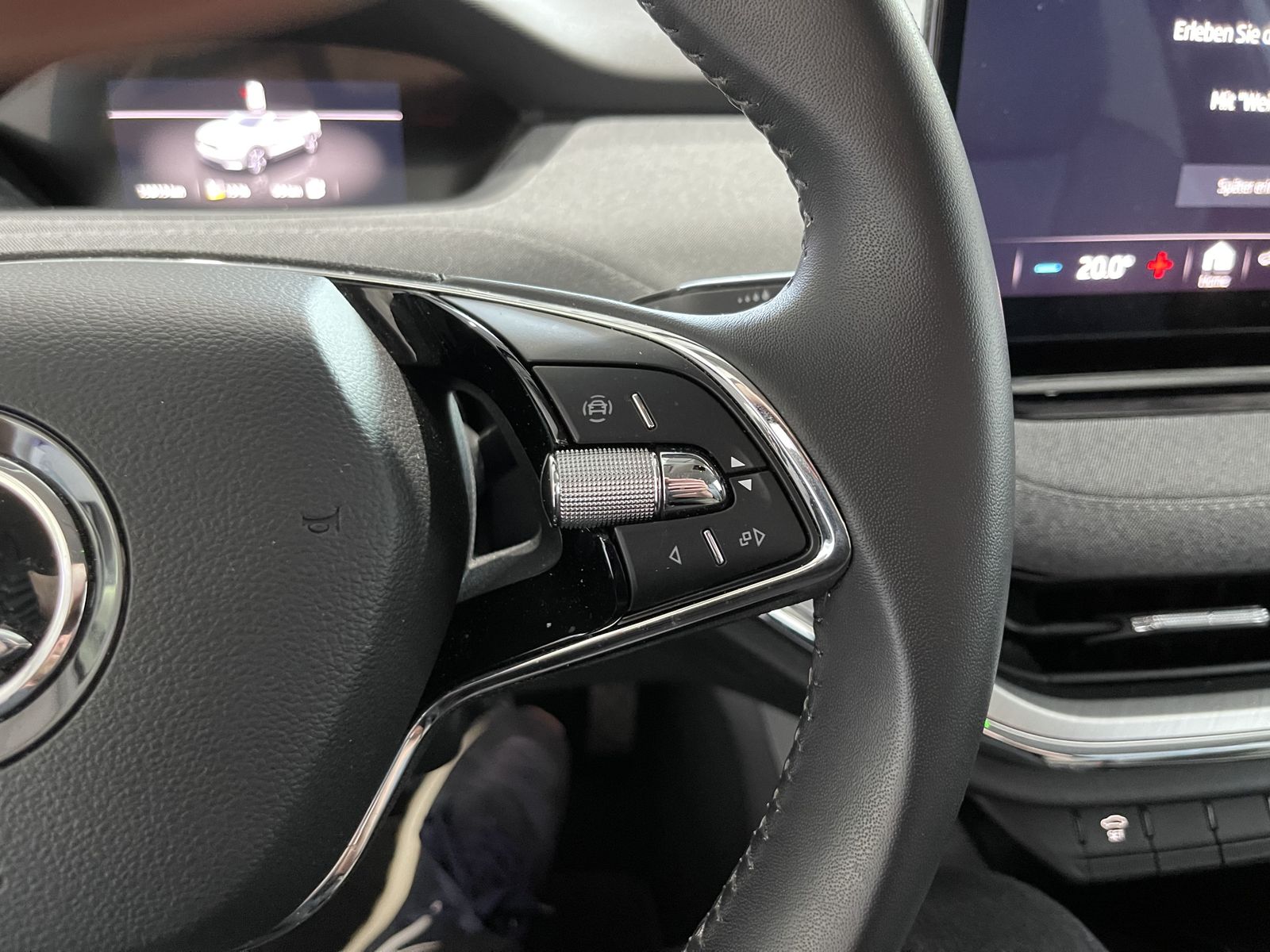 Fahrzeugabbildung SKODA Enyaq 60 Loft*AHK*LED-Matrix*