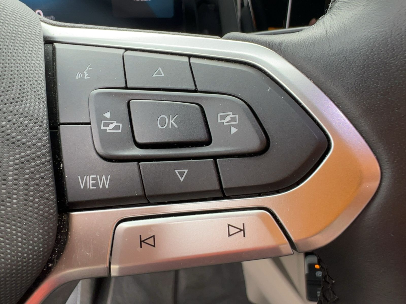 Fahrzeugabbildung Volkswagen Multivan T7 TSI Alu Klima App-Connect LED uvm