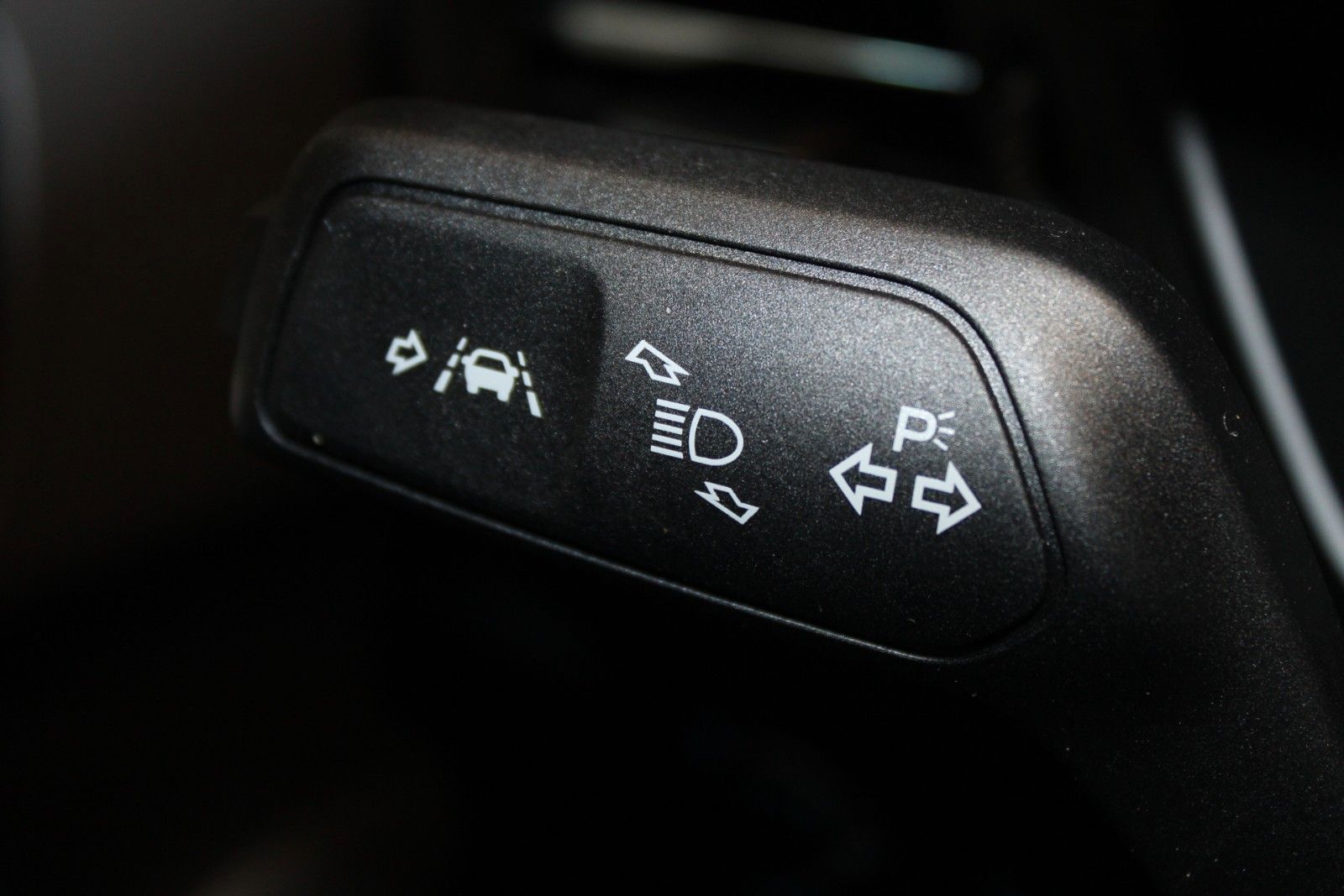 Fahrzeugabbildung Ford Focus ST-Line X Automatik PANODACH + 18 ZOLL