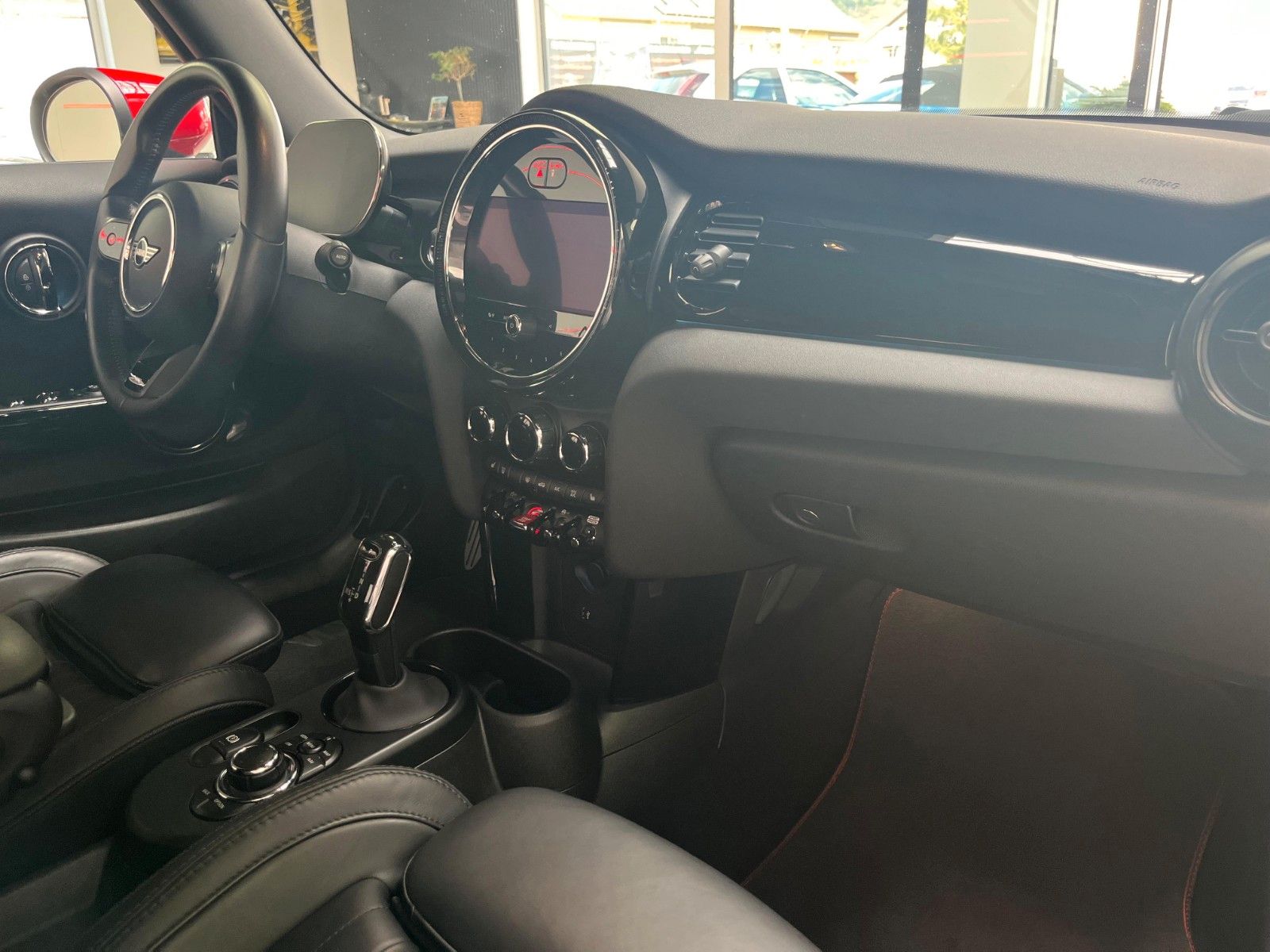 Fahrzeugabbildung MINI John Cooper Works Cabrio Trim*Virtual Cockpit*