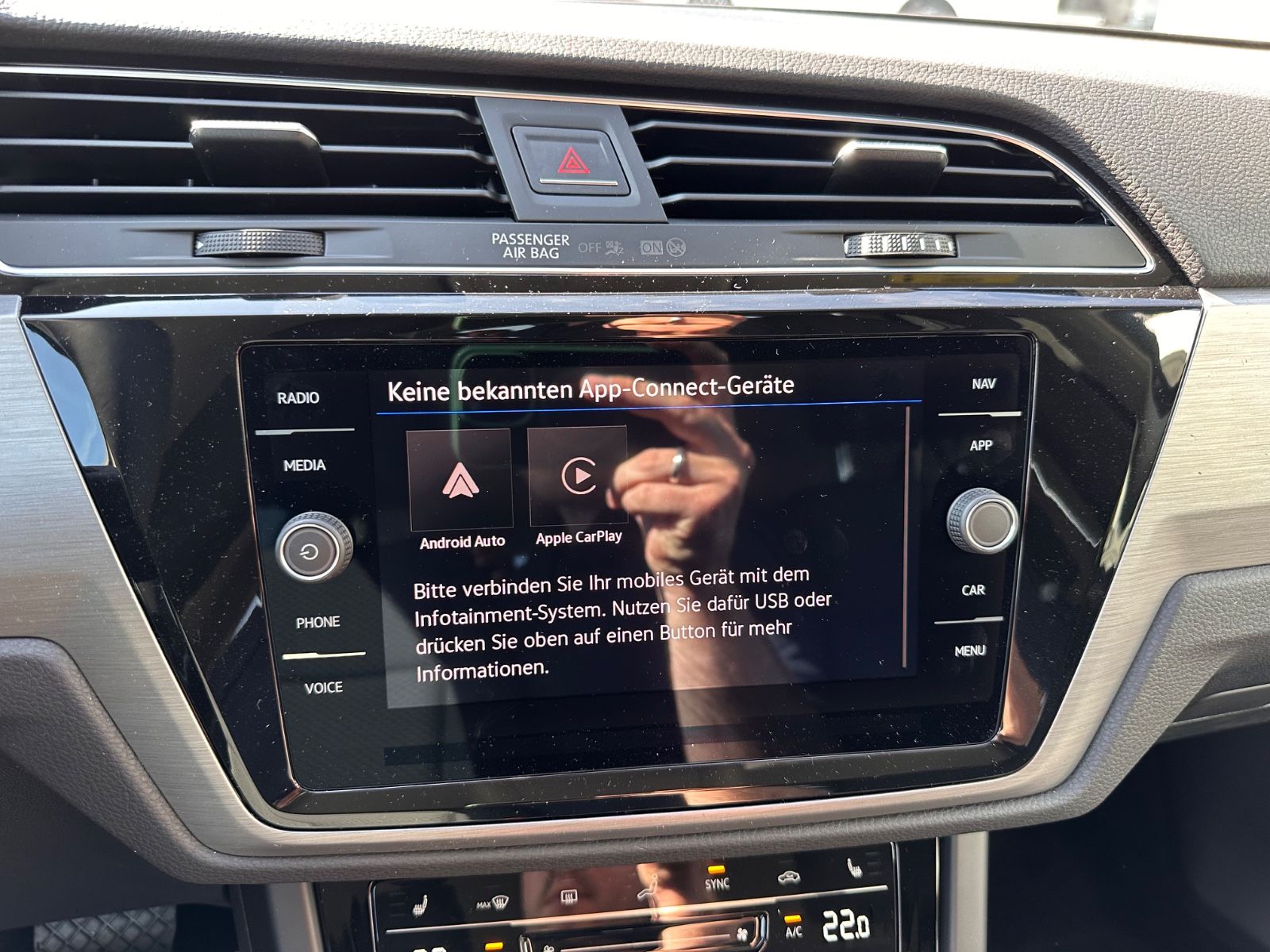 Fahrzeugabbildung Volkswagen Touran Comfortline 1.5 TSI DSG AHK/LED/Navi/SHZG