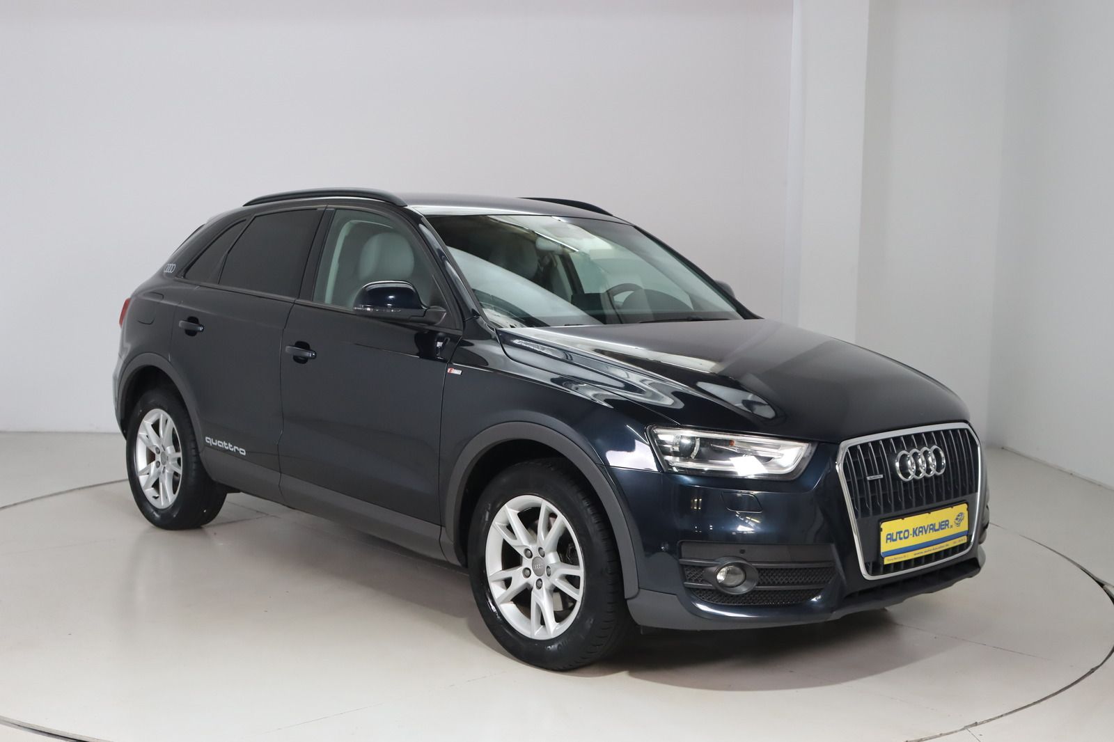 Fahrzeugabbildung Audi Q3 2.0 TFSI S tronic quattro * Standhzg. *
