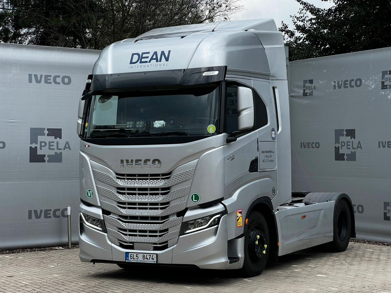 Iveco S-WAY AS440S49T/P für LOHR