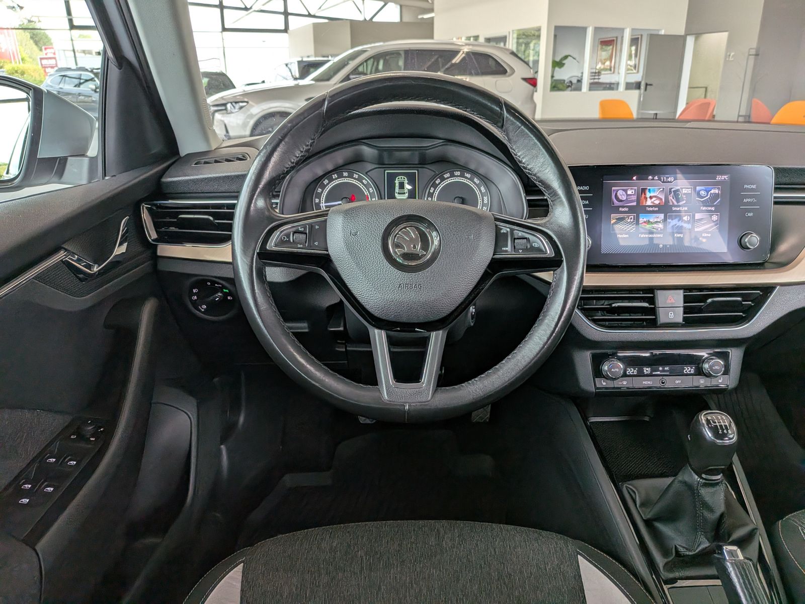 Fahrzeugabbildung SKODA Kamiq 1.6 TDI Style ad-LED PDC SHz Tempomat 18"