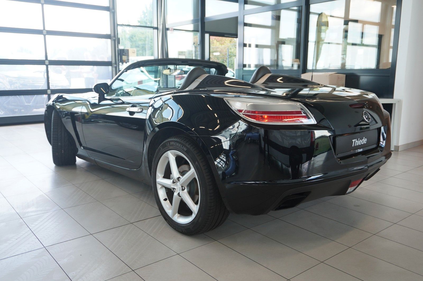 Fahrzeugabbildung Opel GT 2.0T ROADSTER SPORT LEDER/TEMP./KLIMA/1.Hand