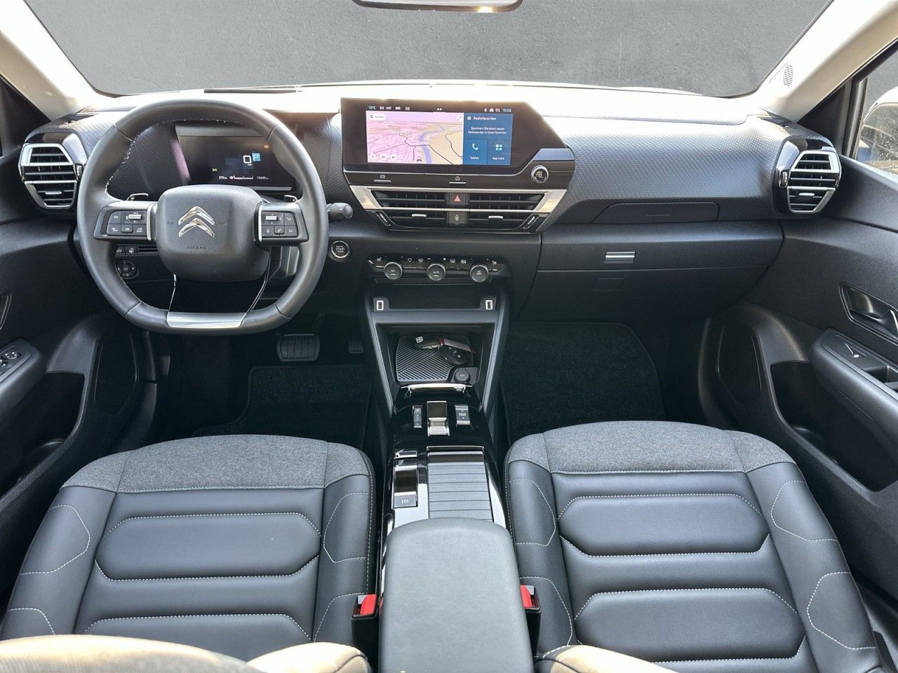 Fahrzeugabbildung Citroën C4 PureTech 130 EAT8 Shine
