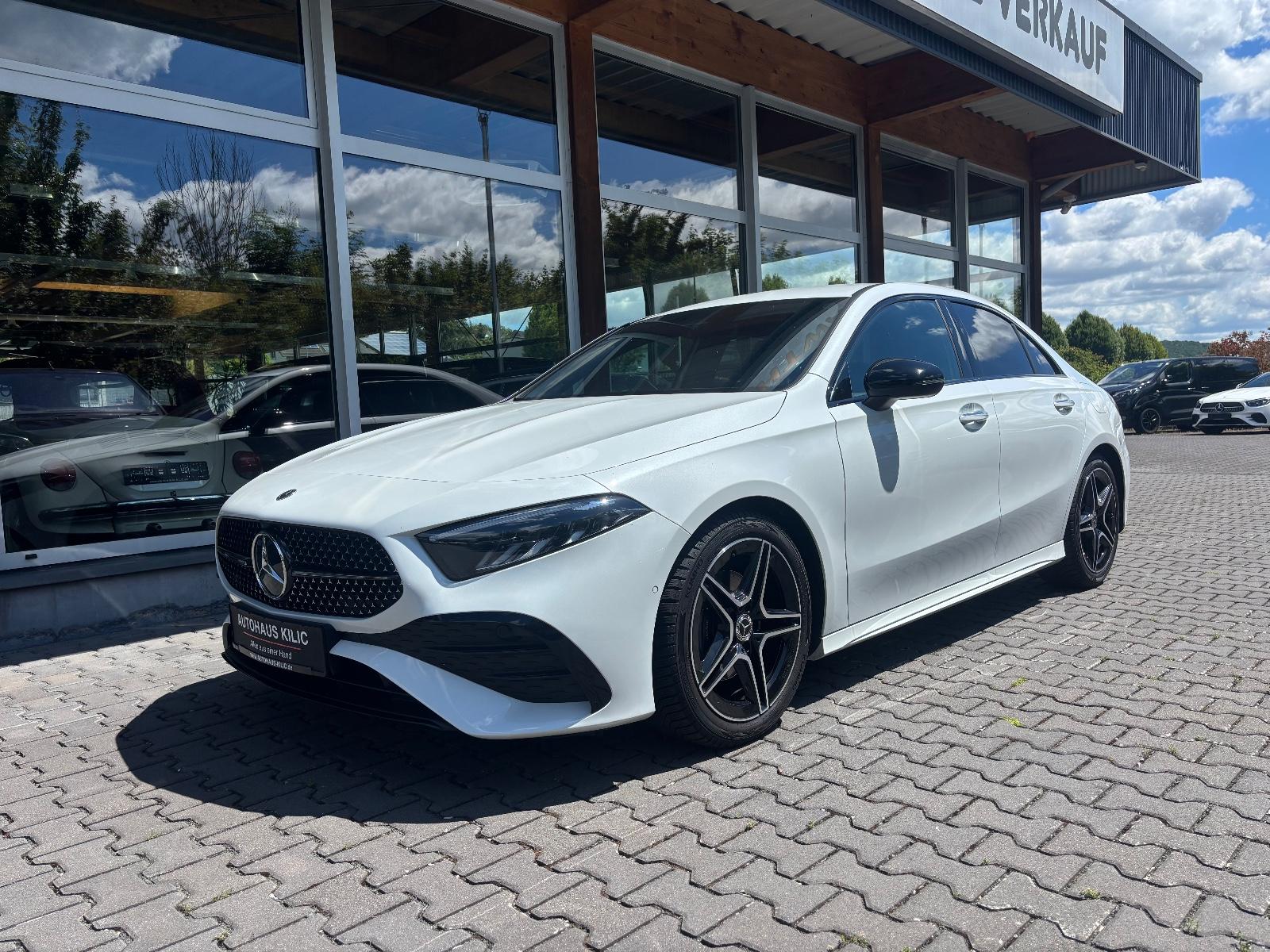 Mercedes-Benz A 200 A Limousine AMG Night Paket R-Cam Facelift