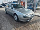 Alfa Romeo 147 1.6i 16V Twin Spark cat 3p. Con 2 - Alfa Romeo 147 aus 2001